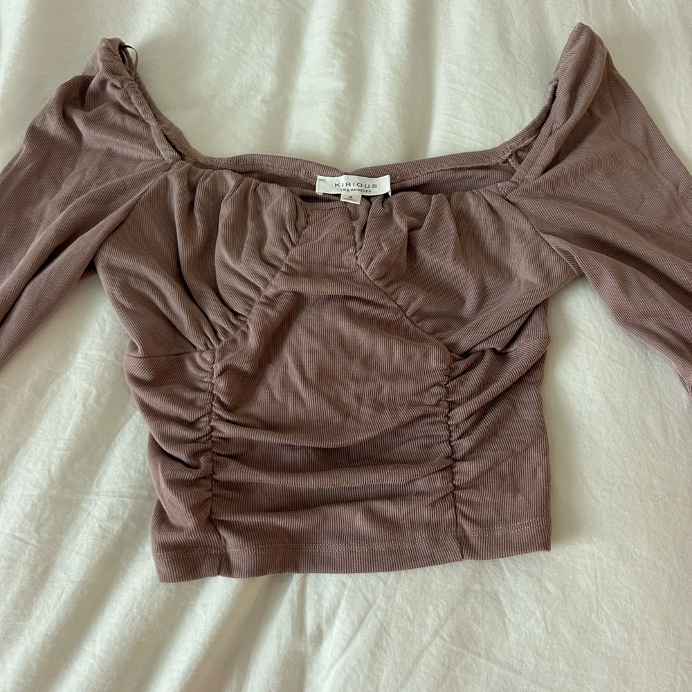 Kirious beige/purple crop top
